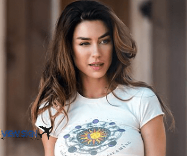 Eliza Rose Watson Wiki, Biography, Height, Age, Net worth, Boyfriend, Husband, Parents, Family & More