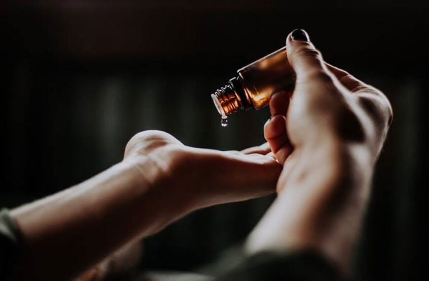 Essential Oils for Every Occasion: A Guide to Tailoring Your Usage