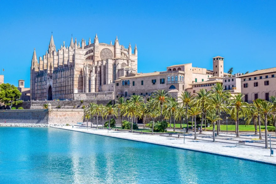 How to Get Around Mallorca: A Traveler’s Guide: 2024